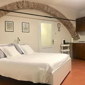 La Casa Nel Vicolo Italy
